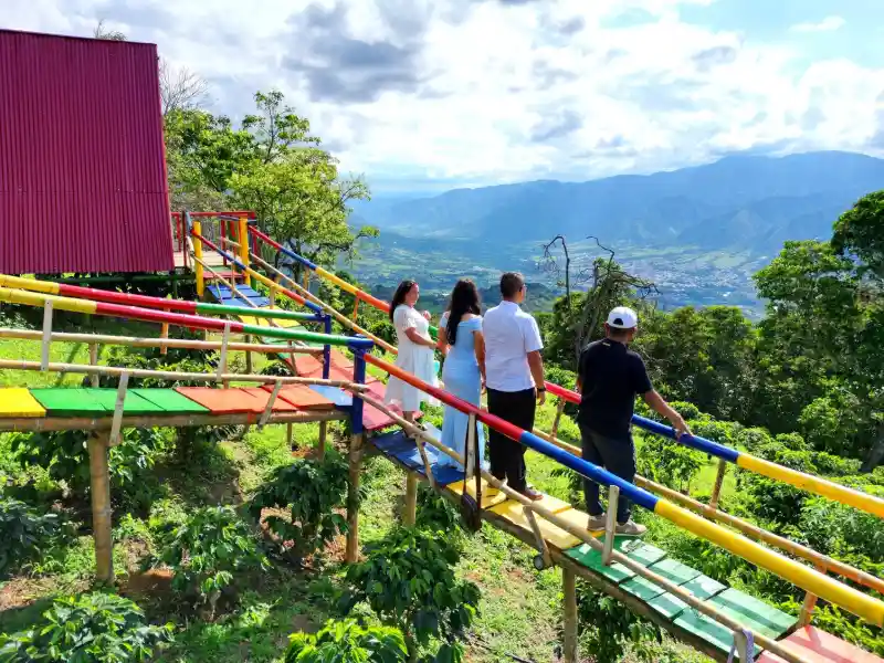 Guía de Miradores en el Huila: De las Luces de Neiva al Aroma de Café en La Plata