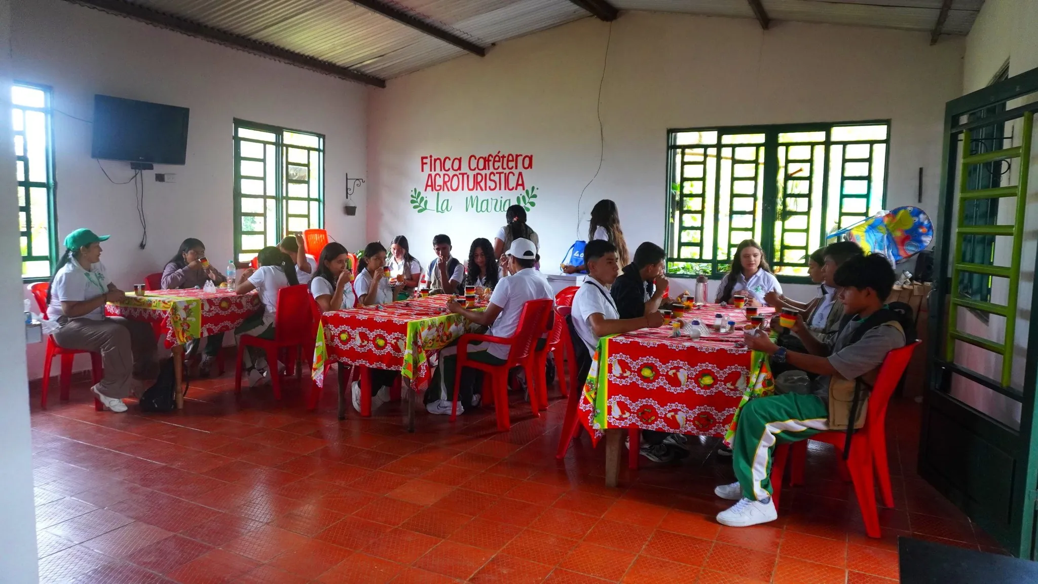 El Sabor de Nuestra Tierra: Guía de Gastronomía Huilense en La María